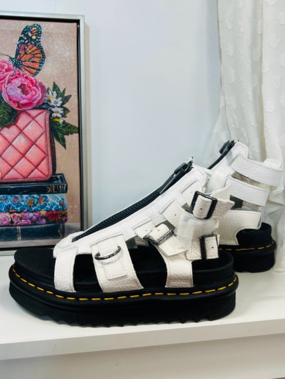*NWOB* Dr. Martens - Olson Zipped Leather Strap Sandals - size 7 *runs large*